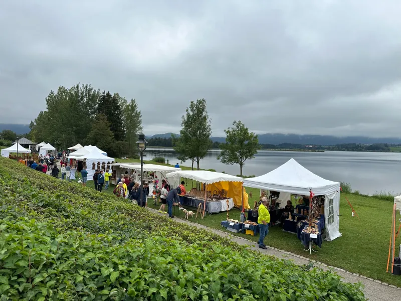 Kunsthandwerkermarkt am Muttertag in Hopfen am See