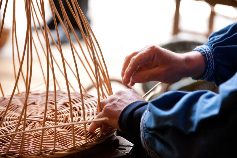Körbeflechten - Aus Handgriffen wird Form