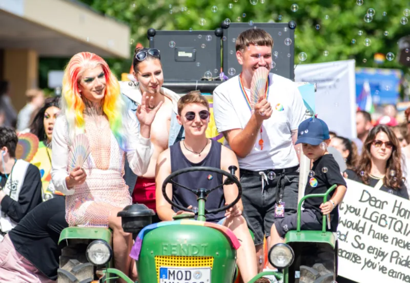 Pride Demo am Rathausplatz in Kaufbeuren
