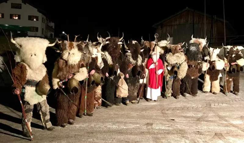 Klausentreiben mit heiligem Nikolaus in Ofterschwang