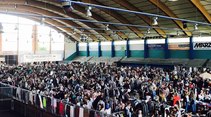 Mädelsflohmarkt im Eisstadion Kempten