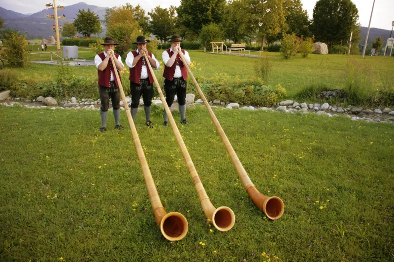 Alphornblasen in Mittelberg