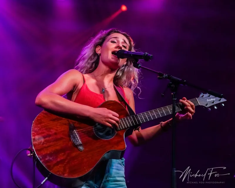 Angelyn auf der Strandhaus Stage in Lindau