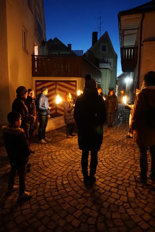 Fackelführung: Im Dunkeln munkeln in Mindelheim