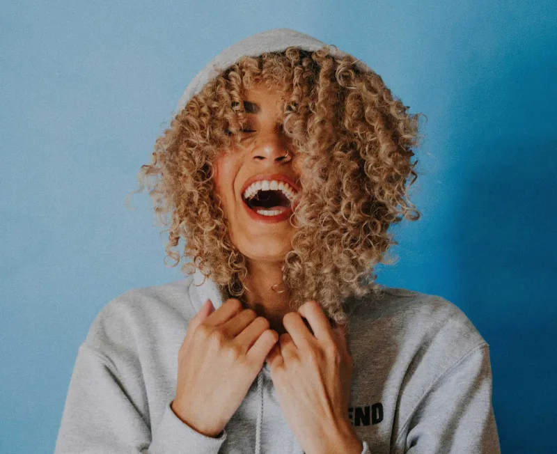 Lachyoga im Engelhaldepark in Kempten