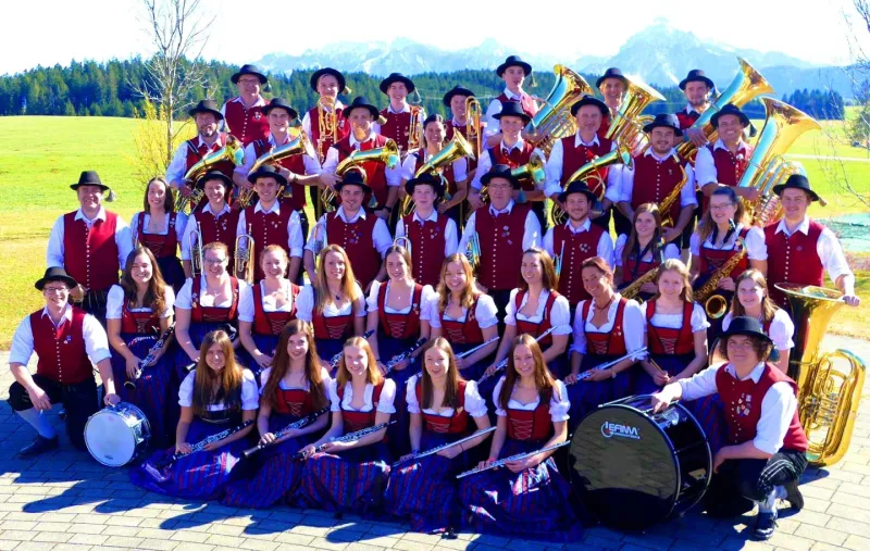 Laternenfest auf dem Kirchplatz Maria-Hilf in Eisenberg