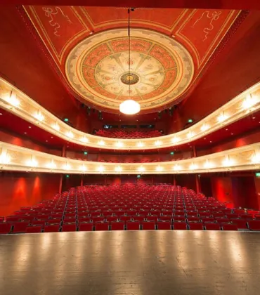 Schtonk im Stadttheater in Kempten