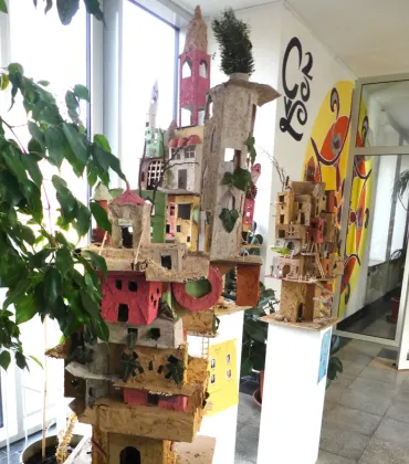 Schülerkunst in der VR-Bank am Forum
