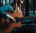Julie Malía im Musikhaus Rimmel Kempten