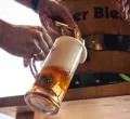 Bier-Anstich in der Privatbrauerei Zötler in Rettenberg