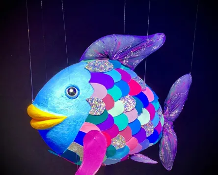 Der Regenbogenfisch im Puppentheater Kaufbeuren