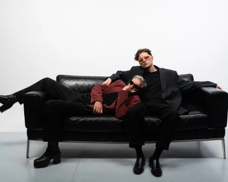 Mandora pres. SCHROTTHAGEN im Douala