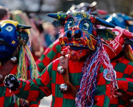 Isnyer Fasnetsumzug in der Innenstadt Isny