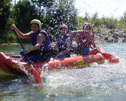 Familienrafting auf der Iller im Oberallgäu