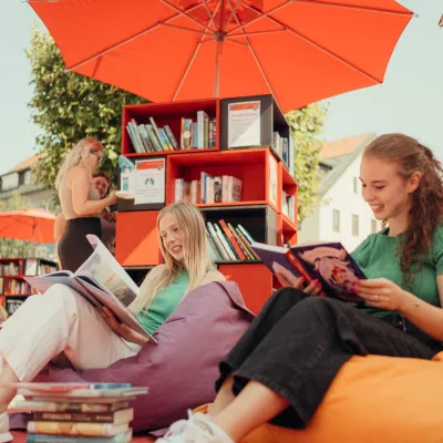 DraußenLesen am Marienplatz in Immenstadt