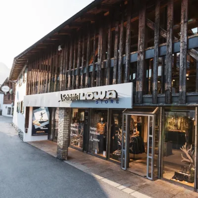 Verkaufsoffener Sonntag bei Schöffel-Lowa in Oberstdorf