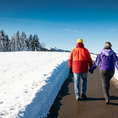 Winterspaziergang: Schneelandschaft in Nesselwang