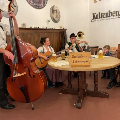 Sonntagsmusi im Schloss Bräustüberl in Schwangau
